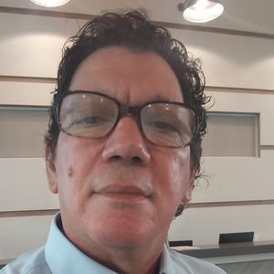 Meet your Posher, Anibal